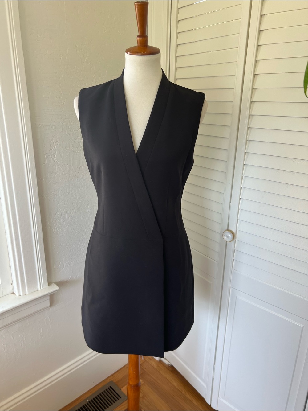 BCBGMAXAZRIA Sleeveless Black Wrap-Front Dress